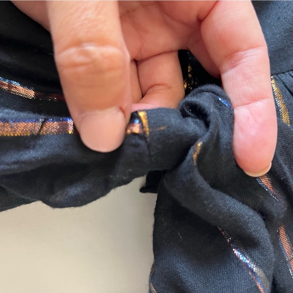 NWT Farm Rio Metallic Stripe Ruffle Shirt in Black XS
⭐️holes - Picture 4 of 9